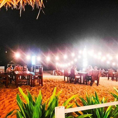 Hotel Coral Bay Trincomalee Exterior photo